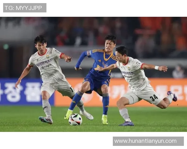 仁川联与光州FC激战正酣比分悬念不断引人关注 仁川联与光州FC激战正酣比分悬念不断引人关注