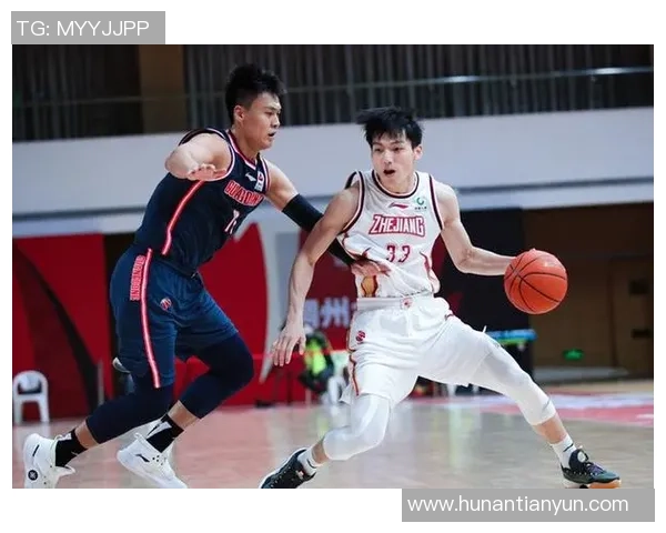 光州FC与大邱FC激战正酣赛场上演精彩对决引发球迷热烈关注