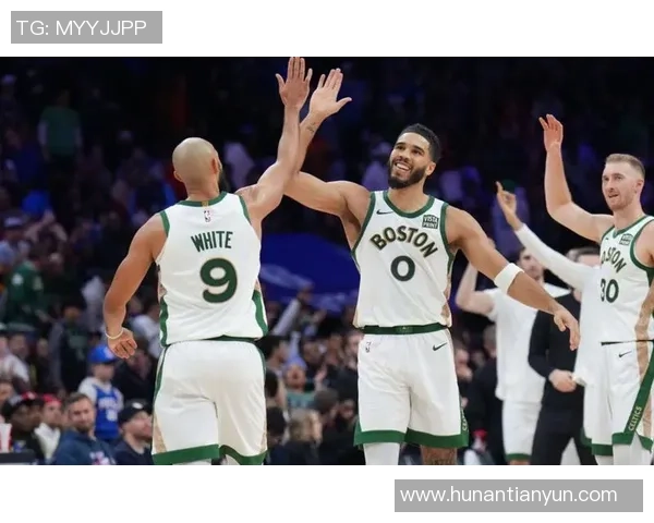 猛龙与凯尔特人对决分析:战术布局与球员表现全方位解读 猛龙与凯尔特人对决分析:战术布局与球员表现全方位解读