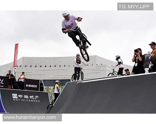 南京极限运动队在世界滑板锦标赛中的精彩表现与力量解析